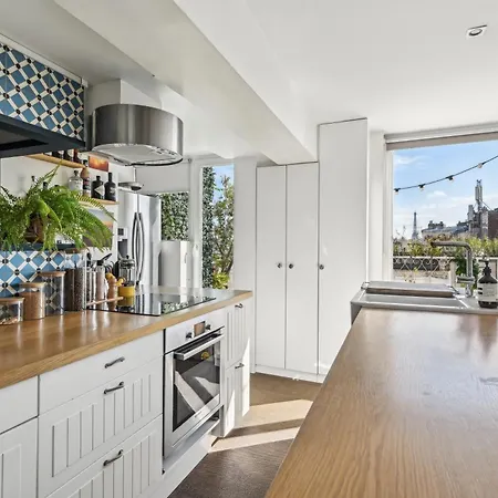 Atypique Avec Vue Sur La Tour Eiffel By Weekome Appartement